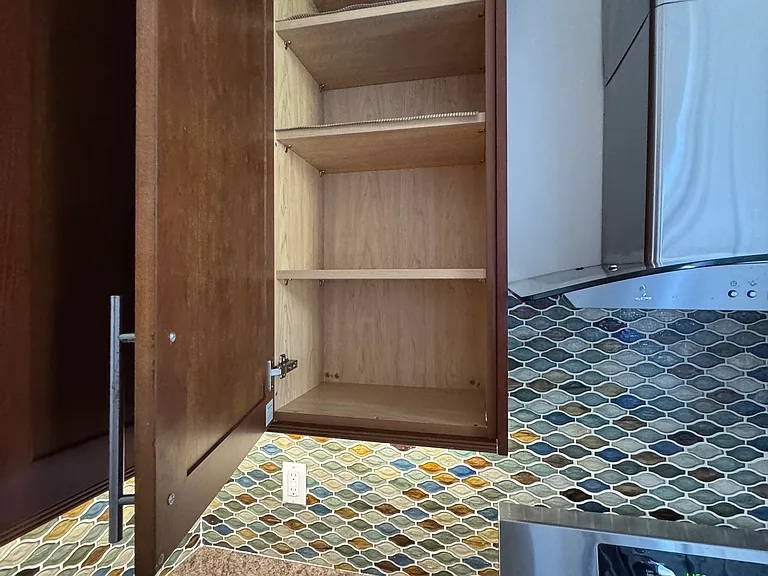 Clean and large cabinets - Lots of space!