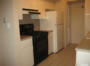 224 Storm Dr, Holtsville, NY 11742