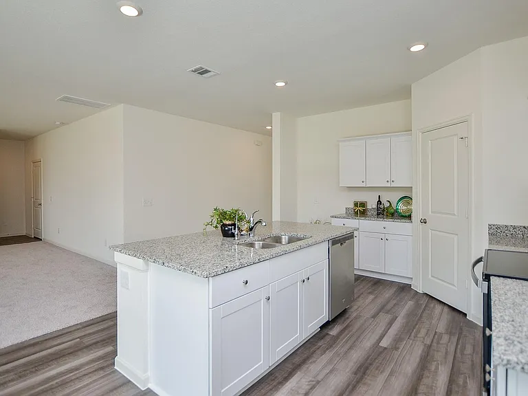 1025 Long Bay Ct — Photo 13