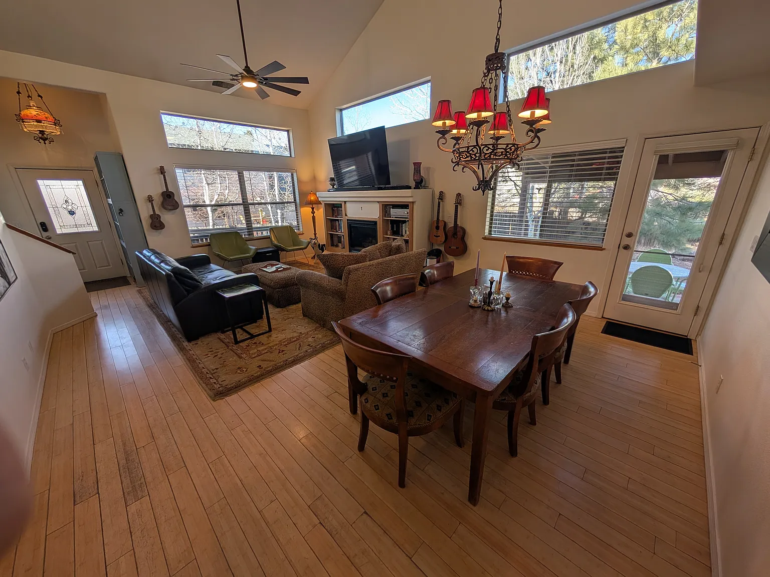 3 bed, 2.5 bath, 1744 sqft, $3,400 — Photo 3