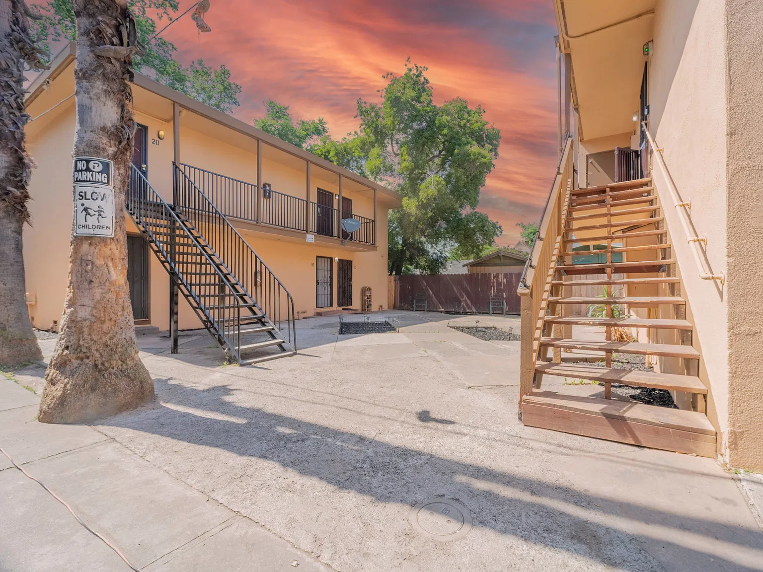 627 N Edison St — Photo 1