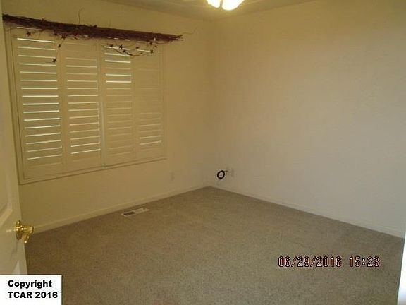 4th image of 19960 Pleasantview Dr