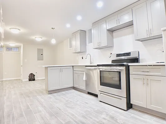 Rented by MAC Realty NY | media 19