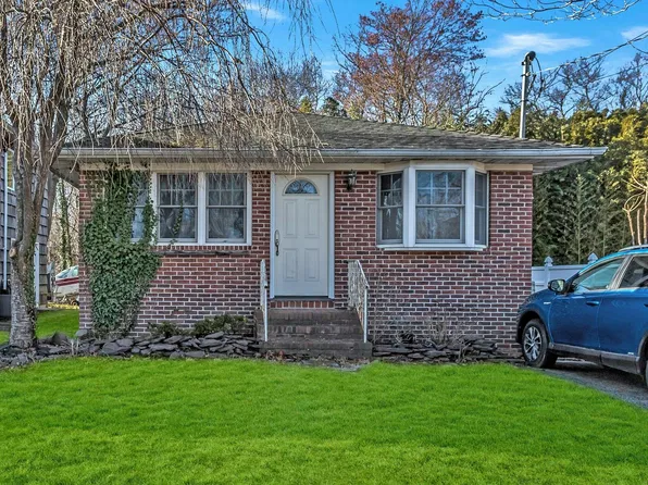 19 Derby Avenue, Huntington, NY 11743