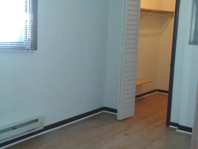932 Thomas Ave #1N — Photo 8
