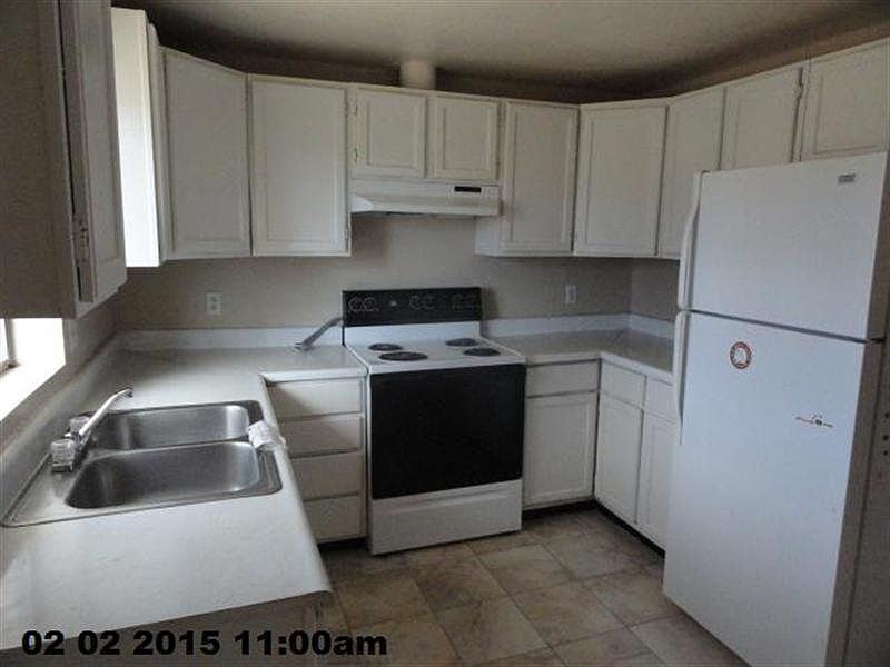 2nd image of 1911 N Grand Ave