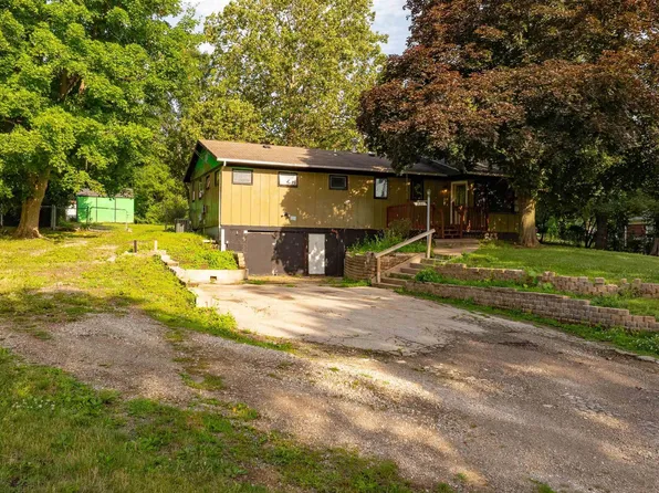 221 Skyline Dr, Ottumwa, IA 52501