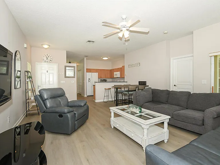 649 NE Bent Paddle Ln — Photo 16