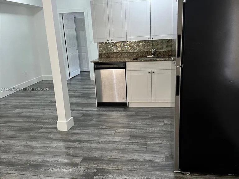 2500 NE 192nd St #6 — Photo 16