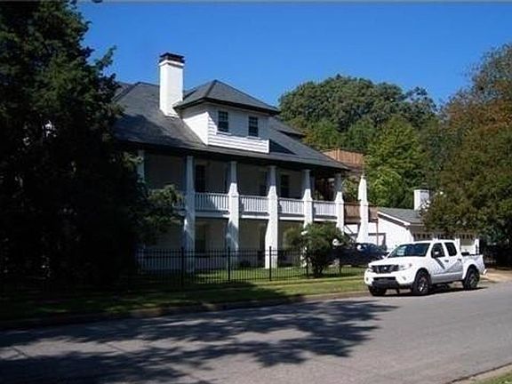 2nd image of 614 Dune St #3
