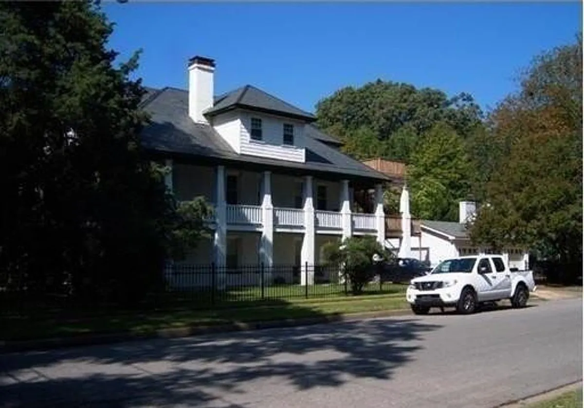 Building Photo - 614 Dune St #3