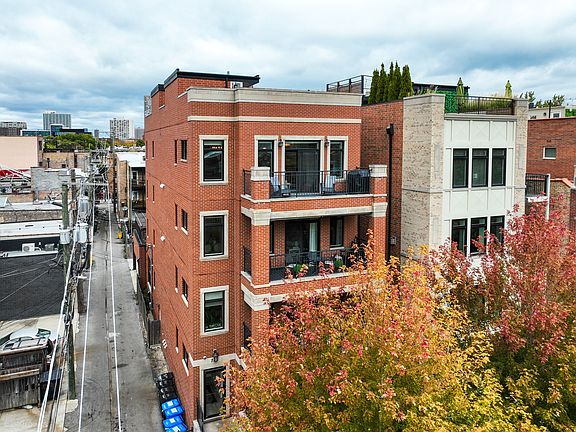 4th image of 744 W Buckingham Pl APT 4