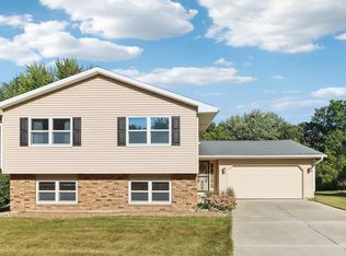 2716 Osmundsen Rd, Fitchburg, WI 53711