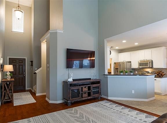 4th image of 8715 Bigelow Dr