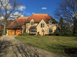 1440 Woodhill Dr, Northbrook, IL