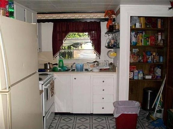 2nd image of 1020 Cozy Cir