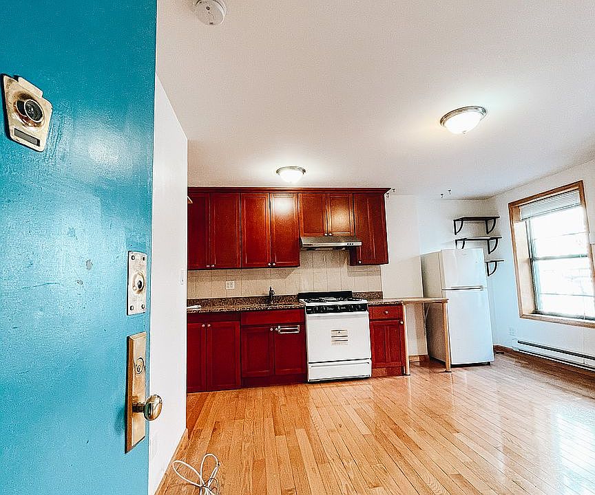 1st image of 86 Eldridge St APT 4