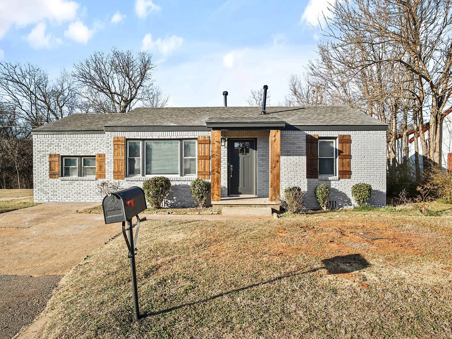 1012 Elmwood Drive - 1 — Photo 4
