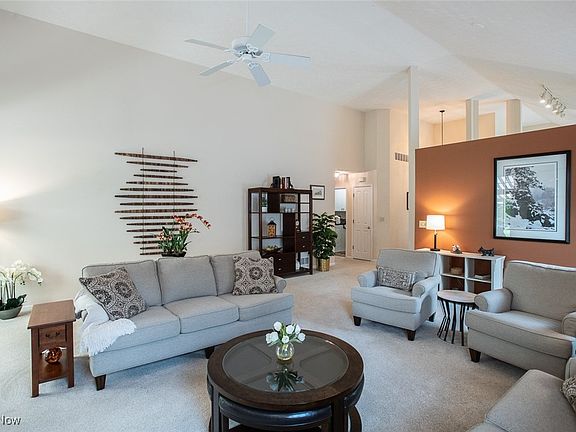 4th image of 15370 Oak Hollow Ln