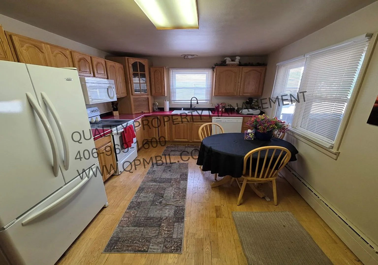 212 Grand Ave — Photo 2