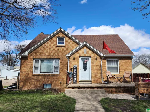 709 E Webb St, Boyden, IA 51234