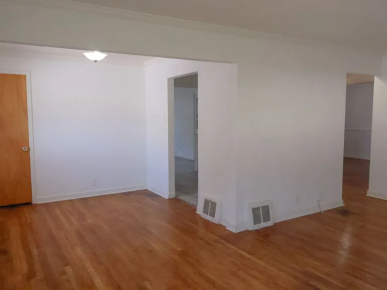 10522 Byfield Dr — Photo 3