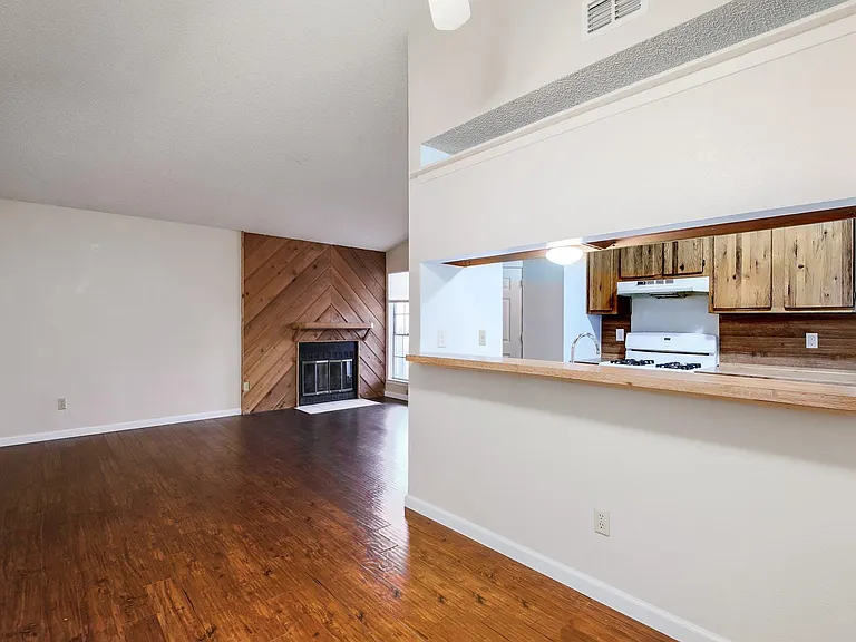 4407 Limewood Ct #B — Photo 16