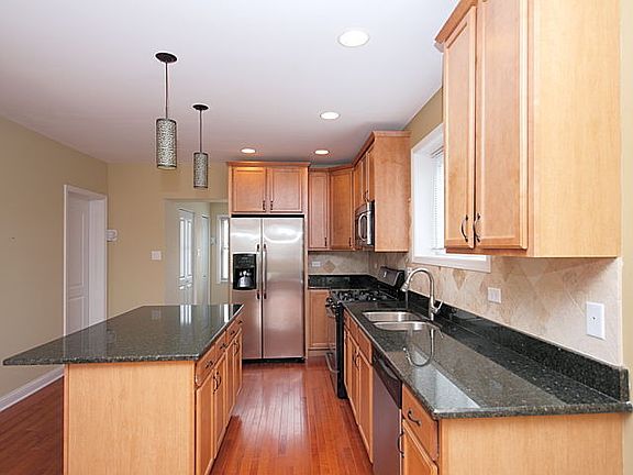 3rd image of 4511 N Merrimac Ave