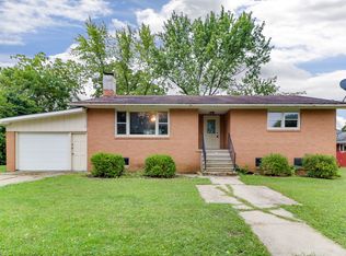 201 John Ln, Mackinaw, IL