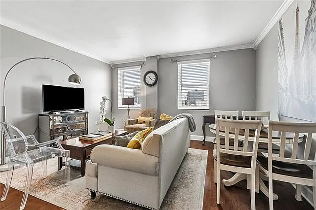 Building Photo - 1205 Saint Charles Ave #1315