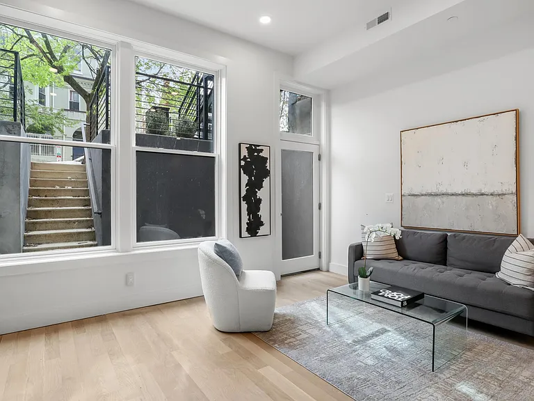 2564 University Pl NW #2 — Photo 4