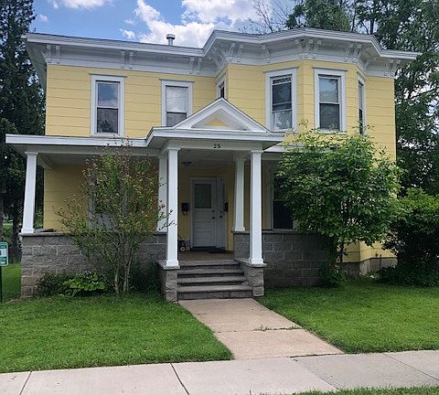 2nd image of 23 Charlotte St #2