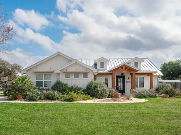 701 Metz St, Orange Grove, TX 78372