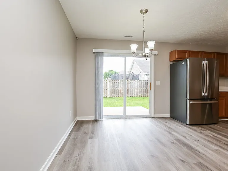 352 Stewart Springs Dr — Photo 6