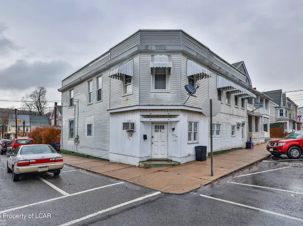 301 E Bertsch St, Lansford, PA 18232