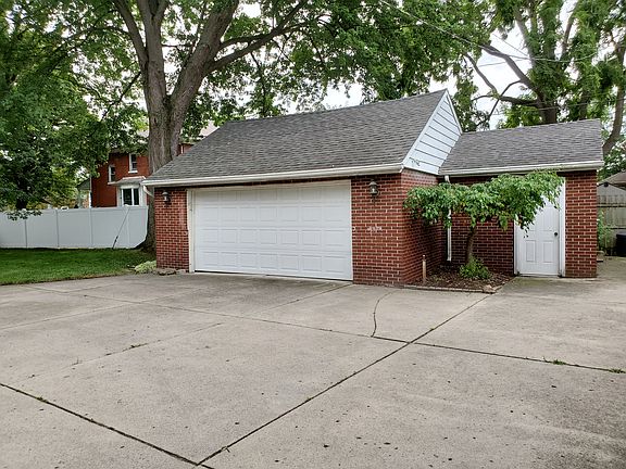 5th image of 15 Emmons Ct