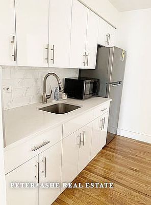 5th image of 138 E 112th St APT 5D