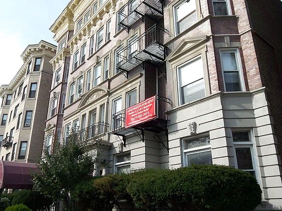 133 Peterborough Exterior (5)