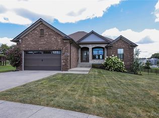 209 Liam Noble Cir, Sellersburg, IN 47172