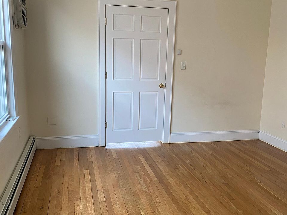 2nd image of 50 Huber Pl #3