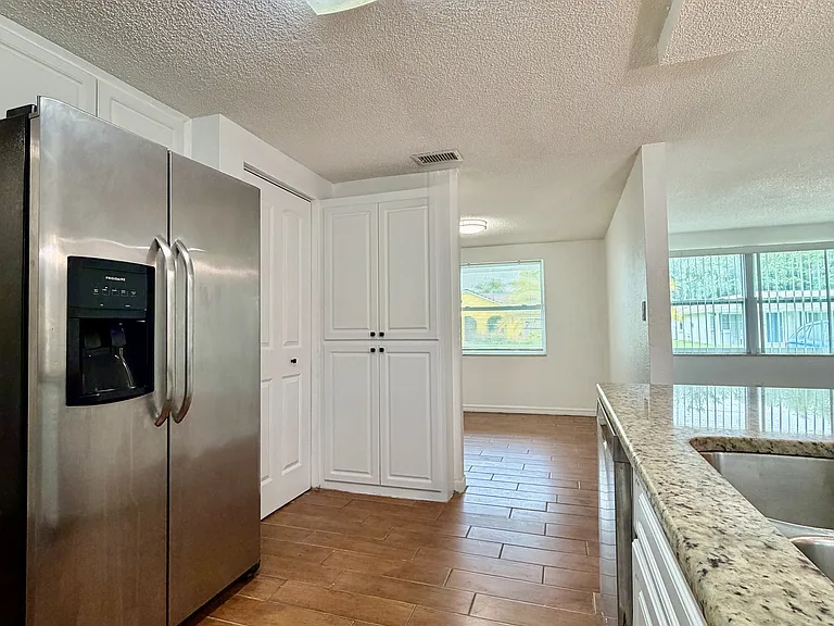 7201 Daggett Ter — Photo 4