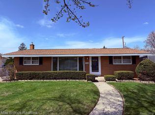 1536 W Thirteen Mile Rd, Madison Heights, MI 48071