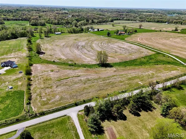 418 County Road 418, Hannibal, MO 63401