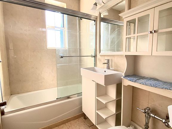 5th image of 2900 Ocean Ave APT 3