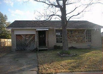 1st image of 2412 Sheilah Dr