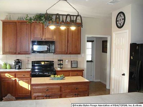 5th image of 36463 Crestway Ave