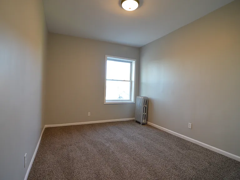 3422 W Grenshaw St #2 — Photo 7