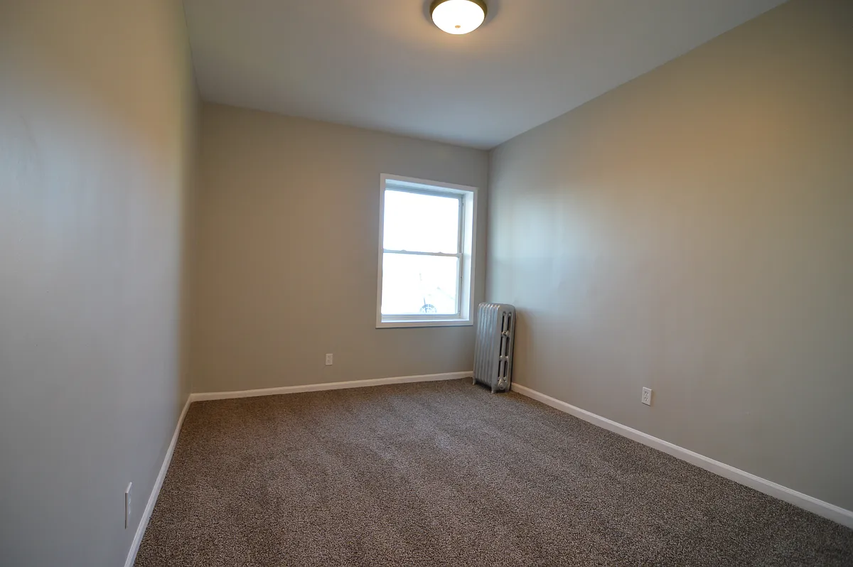 Building Photo - 3422 W Grenshaw St #2