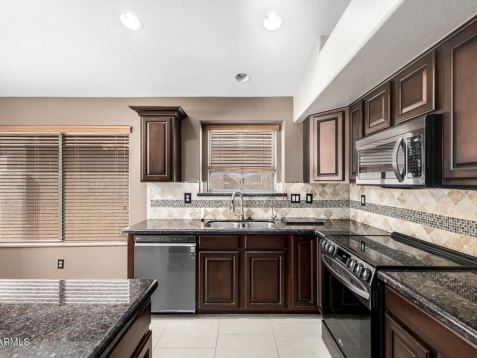 1st image of 43427 W COURTNEY Drive