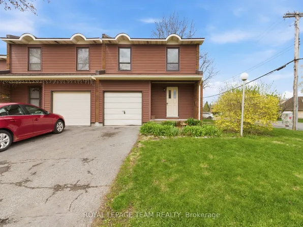 4 Arnold Dr #66, Ottawa, ON K2H 6V9